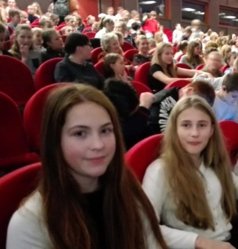 Uczniowie "Czwórki" z wizytą w Teatrze Wielkim w Łodzi - Zdjęcie główne