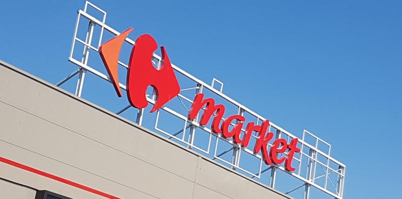 Czytelniczka: Wyją syreny. Trwa ewakuacja z marketu Carrefour - Zdjęcie główne