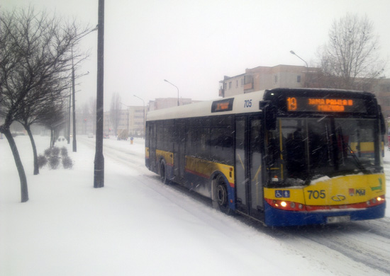 Na drogach biało, autobusy nie kursują - Zdjęcie główne