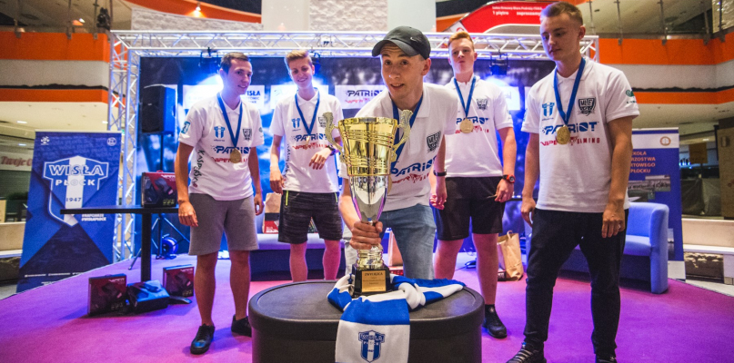 Za nami finały Międzyszkolnej Ligi Esportowej. Najlepsze III LO [FOTO] - Zdjęcie główne