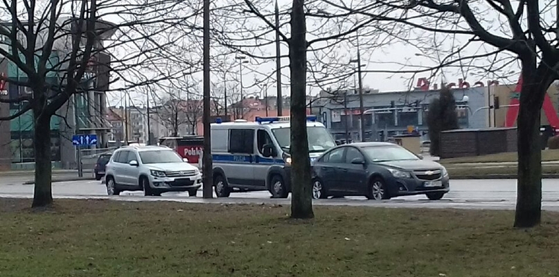 Zderzenie dwóch samochodów na Podolszycach niedaleko Mazovii - Zdjęcie główne