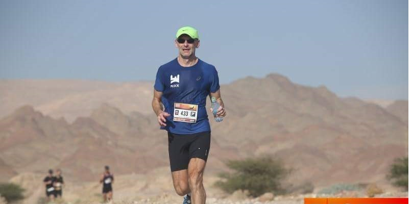 Płocczanin przebiegł maraton na pustyni w tropikalnym upale [FOTO] - Zdjęcie główne