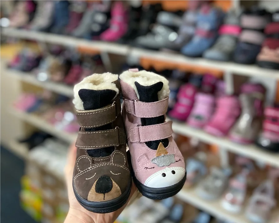 Śniegowce czy kozaki - jakie buty dla dziecka wybrać na zimę? - Zdjęcie główne