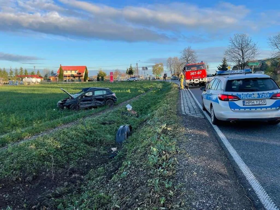 Zderzenie dwóch pojazdów. Są utrudnienia w ruchu - Zdjęcie główne