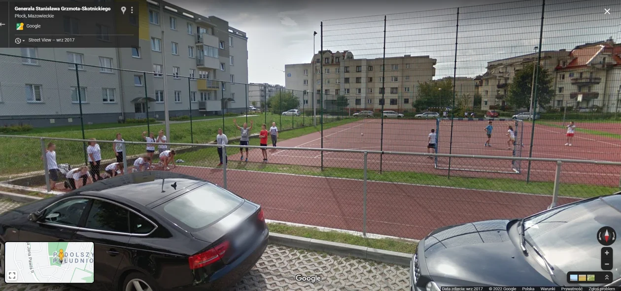 Mieszkańcy Podolszyc uchwyceni na zdjęciach Google Street View [galeria]  - Zdjęcie główne