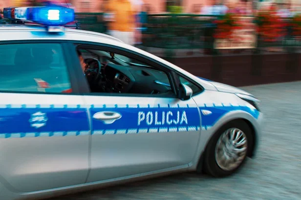 Policyjny pościg ulicami Płocka. Mężczyzna jechał pijany, bez uprawnień i z dzieckiem - Zdjęcie główne