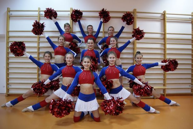 Cheerleaderki, karate i pierwsza pomoc - Zdjęcie główne