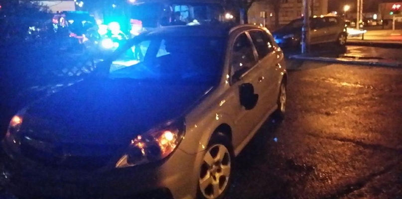 Zderzenie auta z policyjnym radiowozem na Podolszycach [FOTO] - Zdjęcie główne