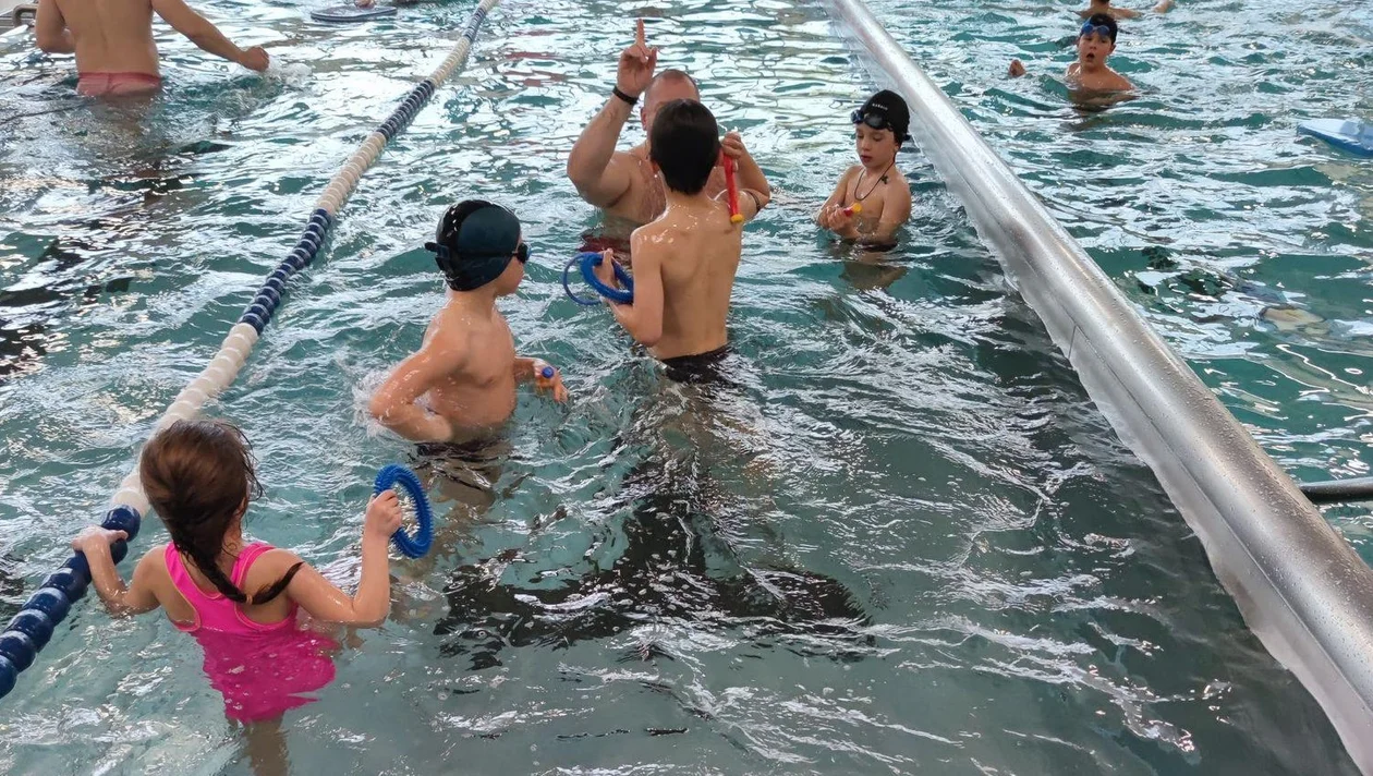 WOPR organizuje bezpłatne lekcje pływania. To dla dzieci z Ukrainy [ZDJĘCIA] - Zdjęcie główne