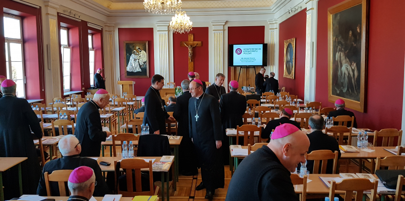 Biskupi z całej Polski obradują w Płocku. Jednym z tematów pedofilia - Zdjęcie główne