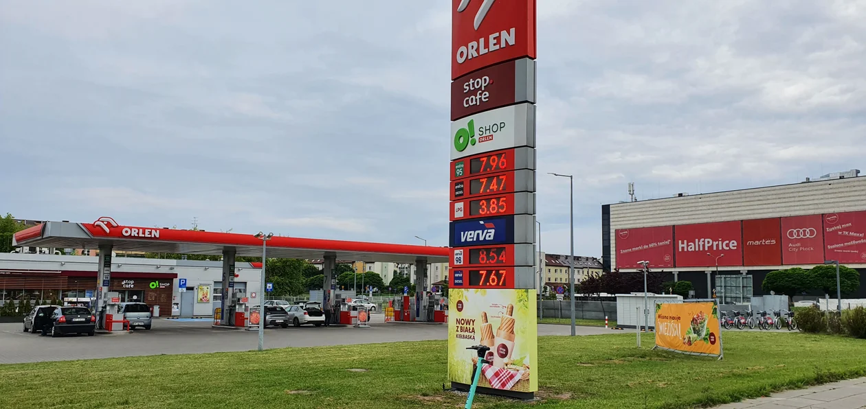 Kierowcy protestują. PKN ORLEN: Ceny paliw w Polsce należą do najniższych w Unii Europejskiej - Zdjęcie główne