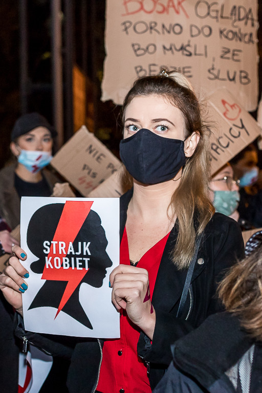 Strajk Kobiet - kolejny marsz przez Płock - Zdjęcie główne