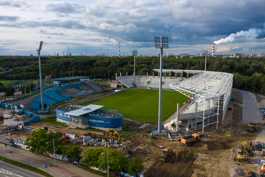 Rozpoczął się kolejny etap wyburzania stadionu Wisły Płock [ZDJĘCIA] - Zdjęcie główne