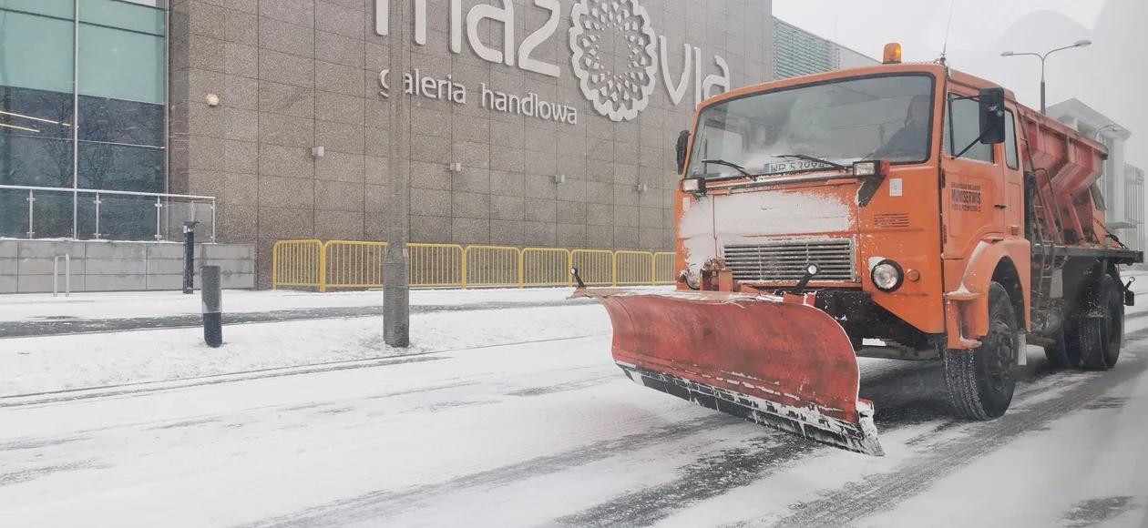 Akcja "Zima" w Płocku. Sprawdź, ile drogowcy mają czasu na usunięcie śniegu i gołoledzi  - Zdjęcie główne