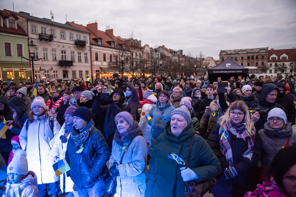 Solidarni z Ukrainą. Koncert na Starym Rynku w Płocku [ZDJĘCIA] - Zdjęcie główne