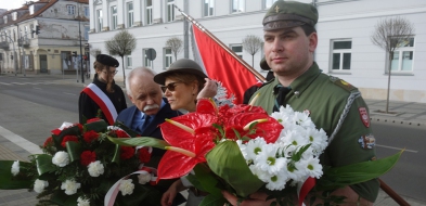 Święto miasta i harcerzy przy pomniku Piłsudskiego - Zdjęcie główne