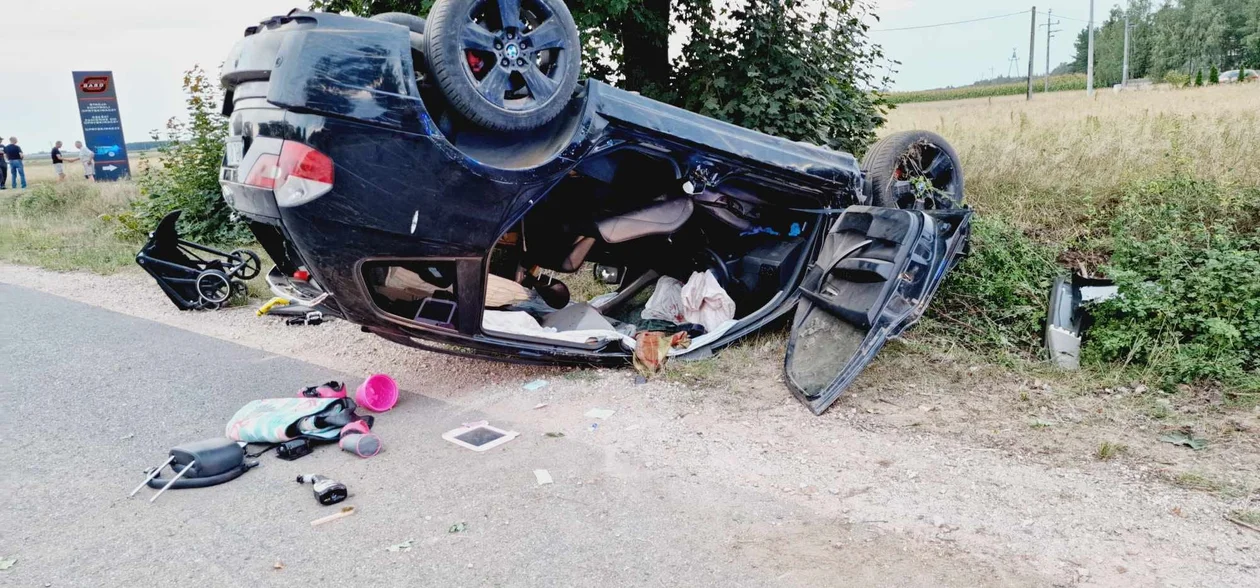 Dramatyczne chwile na drodze w powiecie płockim. Śmigłowiec w akcji - Zdjęcie główne