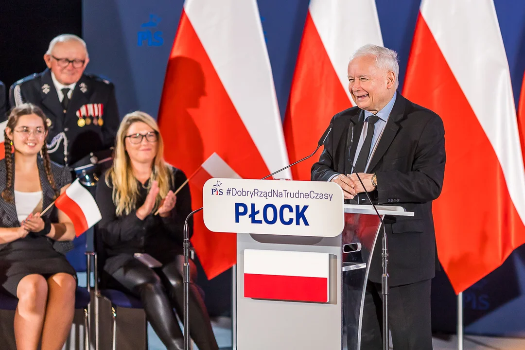 Jarosław Kaczyński w Płocku. Zapytany o wykluczenie drogowe Płocka: Macie państwo Orlen, wielką siłę, bądźcie z tego dumni - Zdjęcie główne