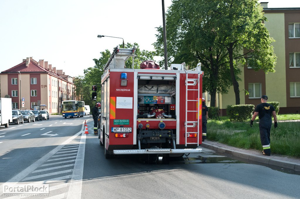 Interwencja strażaków na ul. Bielskiej - Zdjęcie główne
