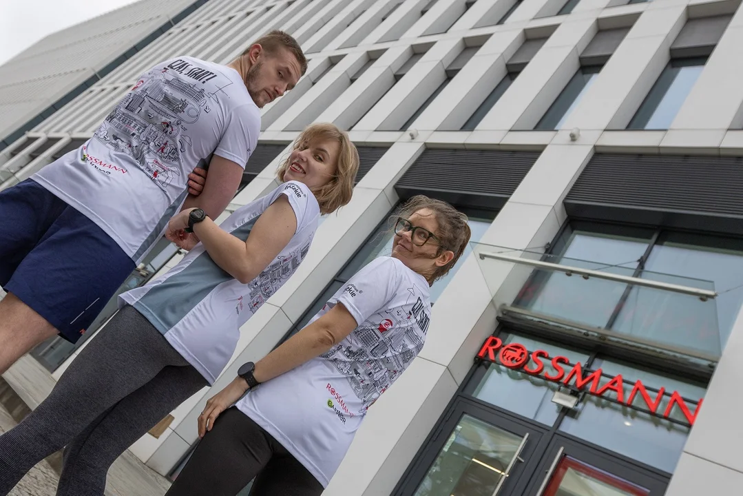 Zaprezentowano koszulkę tegorocznego Biegu Ulicą Piotrkowską Rossmann Run - Zdjęcie główne