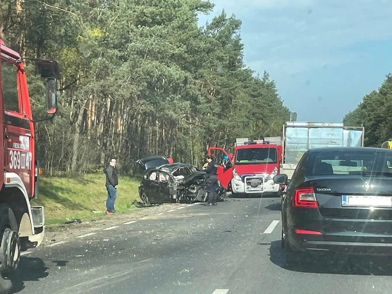 Wypadek pod Płockiem. Kierowca BMW próbował wyprzedzać - Zdjęcie główne