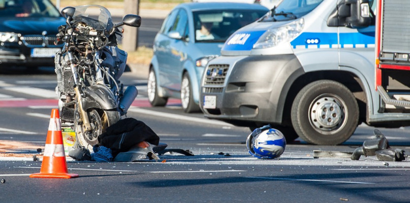 Wypadek koło dworca. Ranny motocyklista - Zdjęcie główne