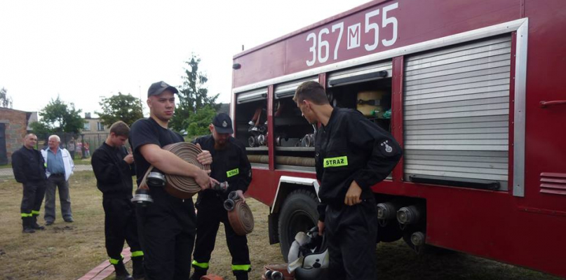 Nowe wozy strażackie dla druhów z powiatu płockiego - Zdjęcie główne