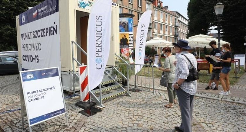 Szczepienia przeciw COVID-19 także na Jarmarku Bożonarodzeniowym - Zdjęcie główne