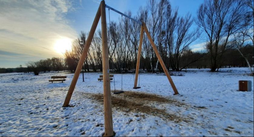 Pierwszy plac zabaw dla dorosłych już gotowy [ZDJĘCIA] - Zdjęcie główne