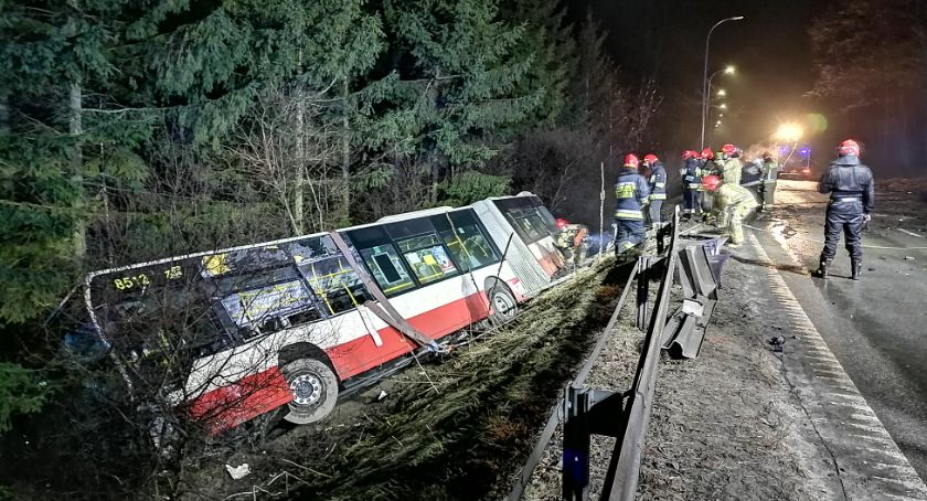 Spacerowa. Wypadek z udziałem miejskiego autobusu [AKTUALIZACJA] - Zdjęcie główne