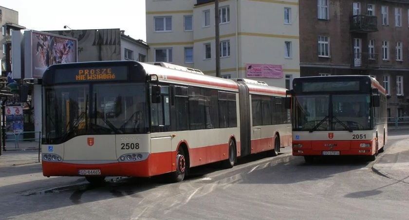 Dlaczego GAiT utrzymuje kilkadziesiąt nieużywanych autobusów? - Zdjęcie główne