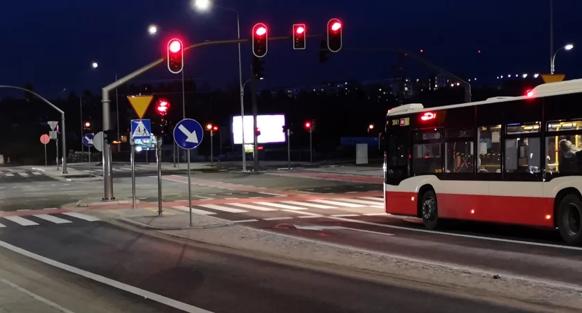 Po imprezce autobusem nocnym z Gdańska do Kolbud. Rusza nowa linia  - Zdjęcie główne