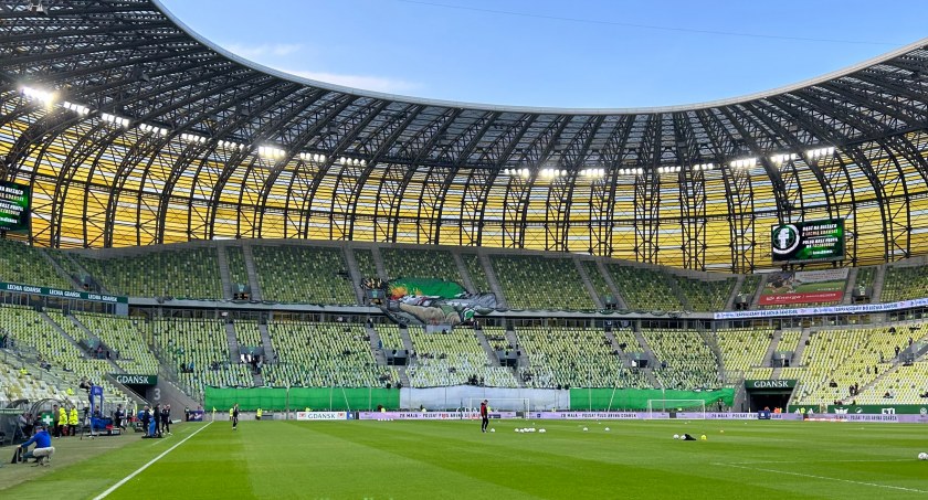 Rzadka okazja. Możesz wejść na murawę stadionu - Zdjęcie główne