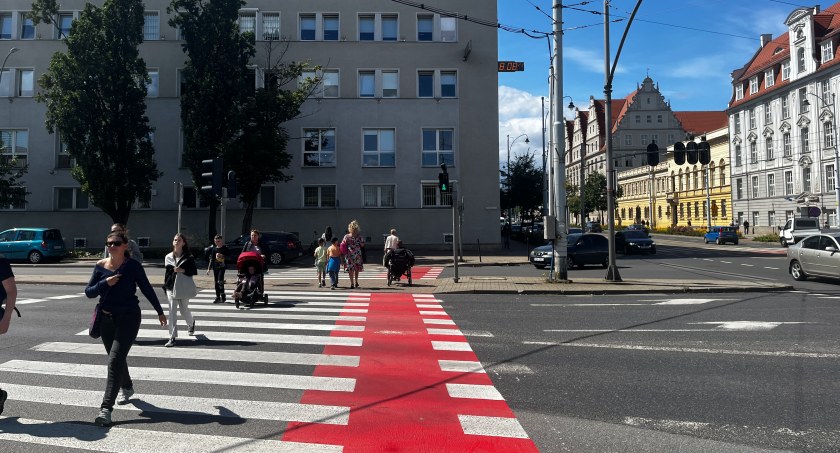 Śródmieście. Powstał nowy przejazd rowerowy przy Urzędzie Miejskim  - Zdjęcie główne