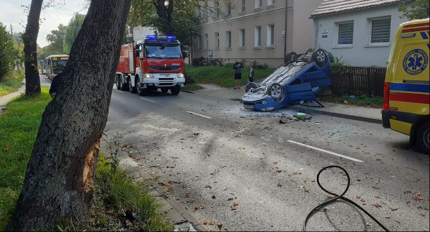 Groźny wypadek na ulicy Małomiejskiej. Jedna osoba trafiła do szpitala - Zdjęcie główne