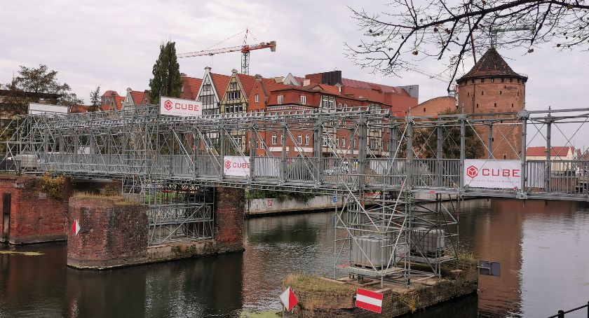 Most Stągiewny zamyka się. Jest tymczasowa kładka [ZDJĘCIA] - Zdjęcie główne