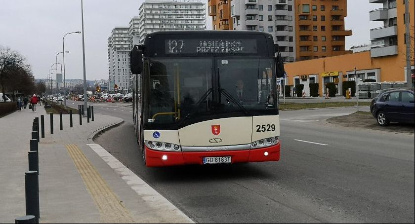 Długi weekend listopadowy. Jak pojadą autobusy i tramwaje? - Zdjęcie główne