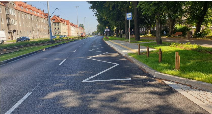 Kolejny fragment alei Hallera do remontu - Zdjęcie główne