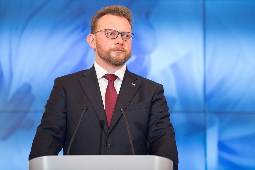 Szumowski: sposób infekcji pół na pół - w skupiskach i rozproszonych grupach - Zdjęcie główne