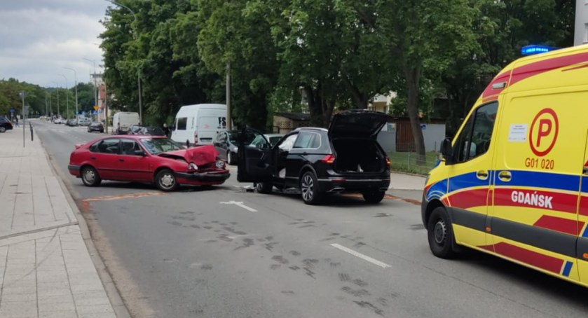 Wypadek na Słowackiego. Wśród poszkodowanych jest dziecko  - Zdjęcie główne