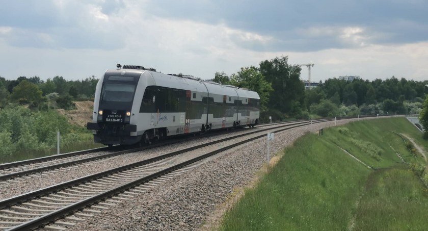 Pasażerowie wrócili do PKMki. Po pandemii wzrosło zainteresowanie - Zdjęcie główne