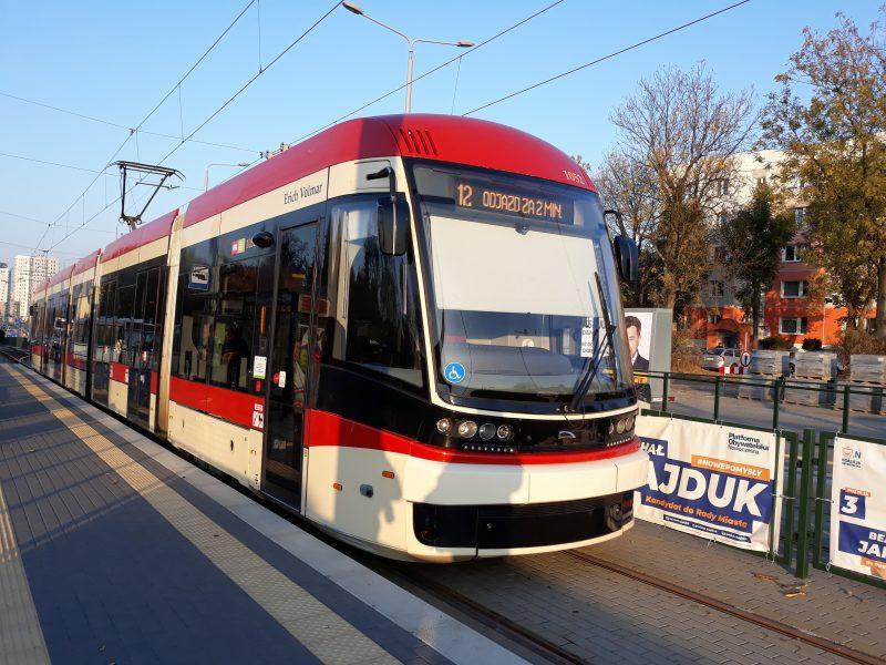 ZTM reaguje na nowe przepisy. Podwójne kursy i dodatkowe pojazdy - Zdjęcie główne