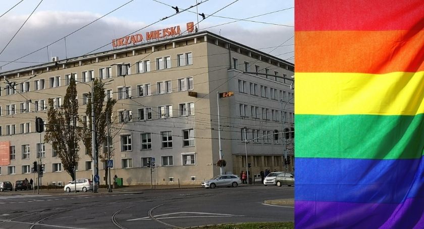 Nie będzie tęczowych flag na budynku Urzędu Miejskiego - Zdjęcie główne