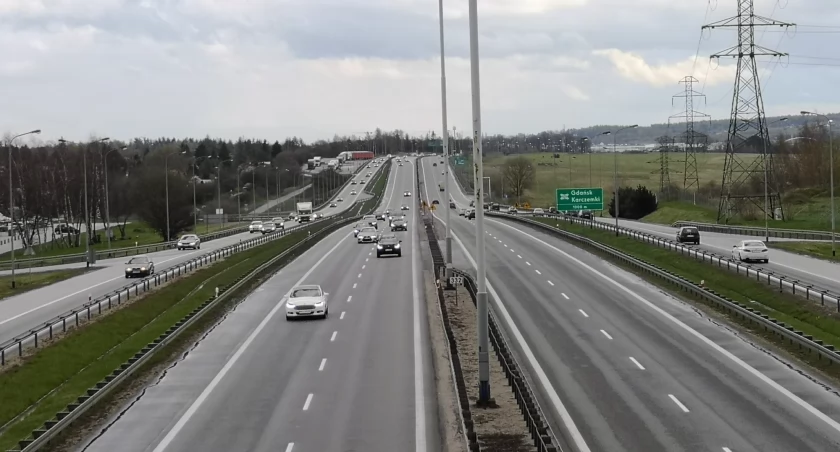 Ośmiokilometrowy korek na Obwodnicy Trójmiasta w kierunku Łodzi - Zdjęcie główne