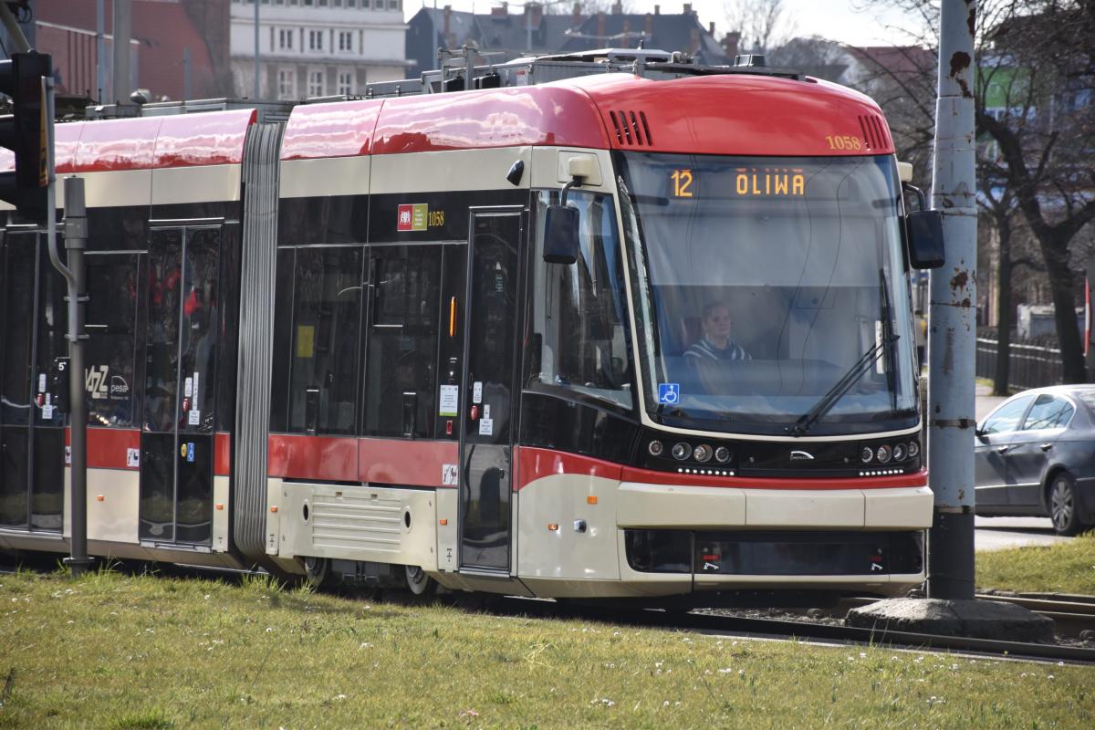 ZTM potwierdza: rośnie liczba pasażerów w autobusach i tramwajach - Zdjęcie główne