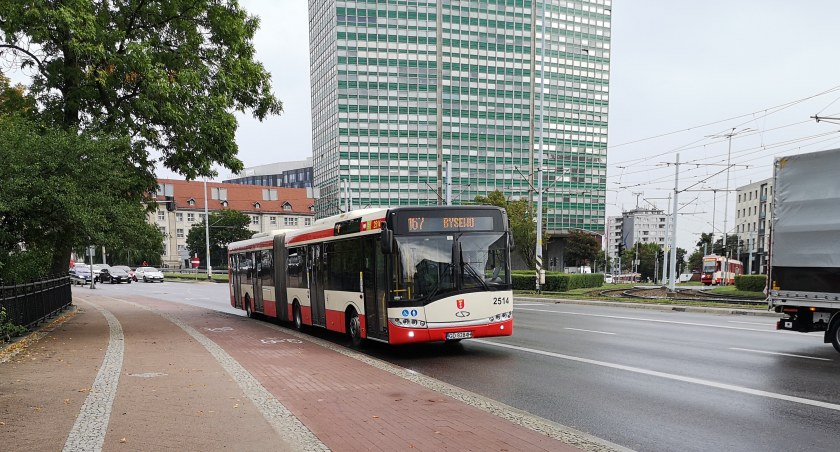 Prace drogowe na Węźle Piastowskim. Autobusy i tramwaje pojadą inaczej - Zdjęcie główne