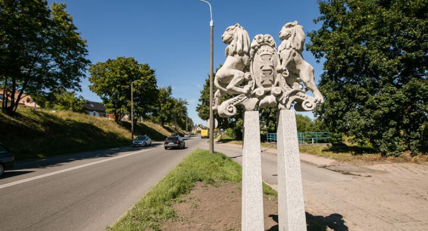 Witacz z herbem Gdańska wrócił na swoje miejsce. Ma ponad 50 lat! - Zdjęcie główne