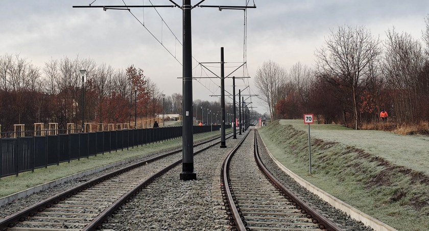 Nowa Warszawska. Tramwaje pojadą dopiero w marcu. Znamy ofertę po otwarciu trasy - Zdjęcie główne