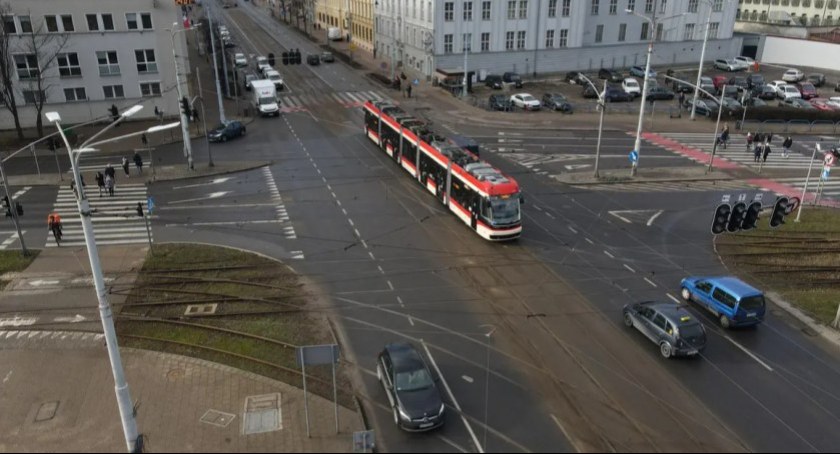 Kolejne utrudnienia dla kierowców. Uwaga przy Urzędzie Miejskim - Zdjęcie główne