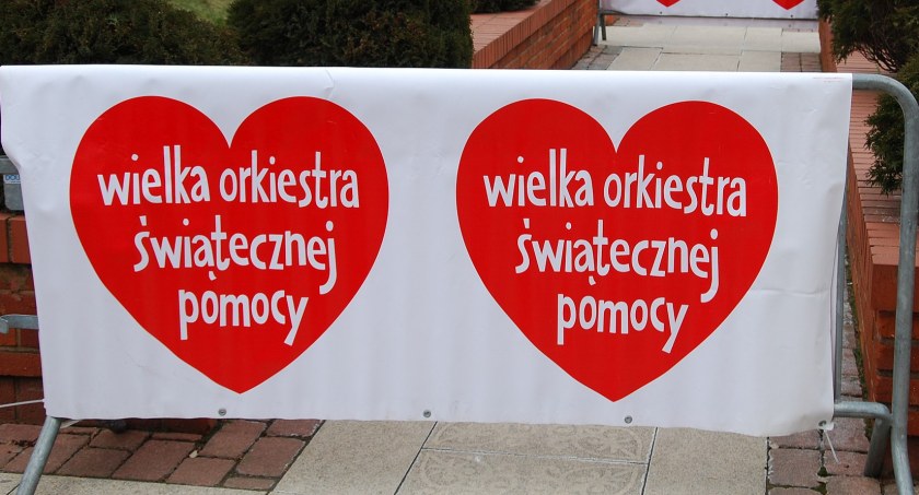 Okleili salę serduszkami WOŚP. To reakcja uczniów na słowa katechety - Zdjęcie główne